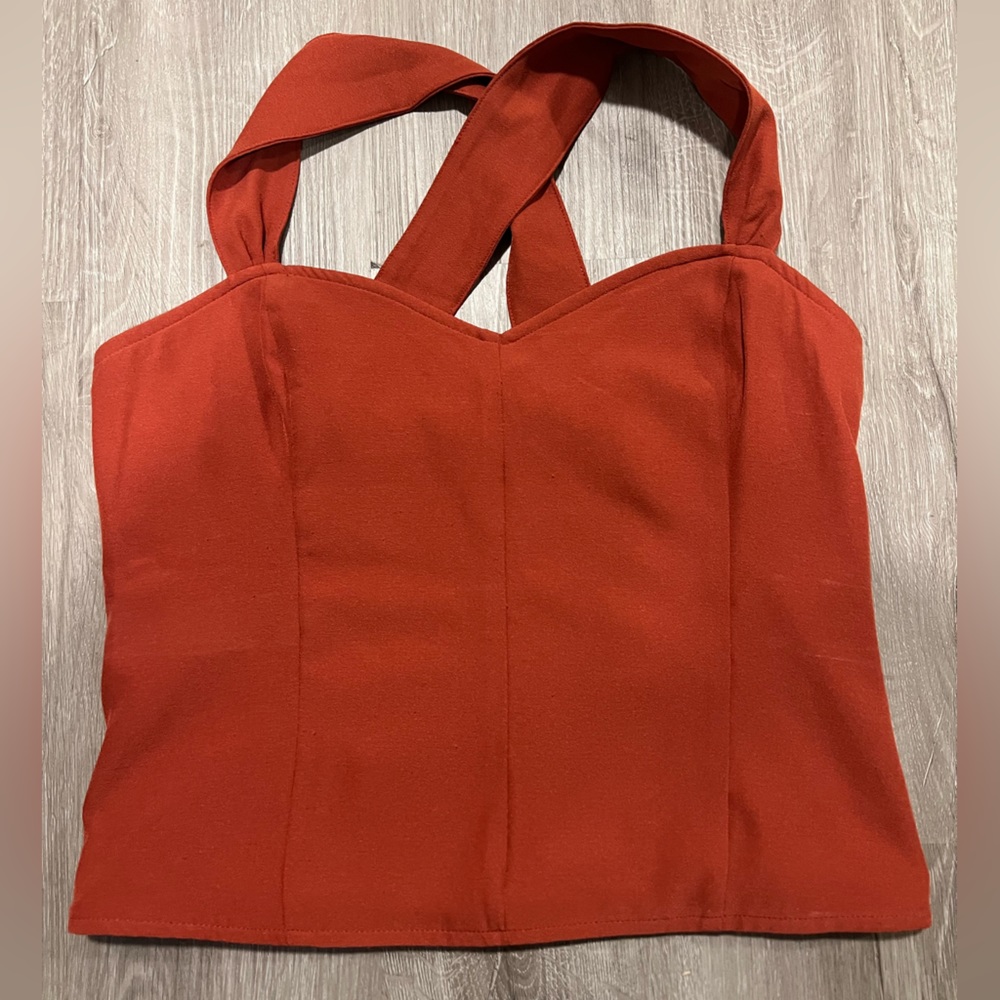 Abercrombie & Fitch women’s convertible strap crop top